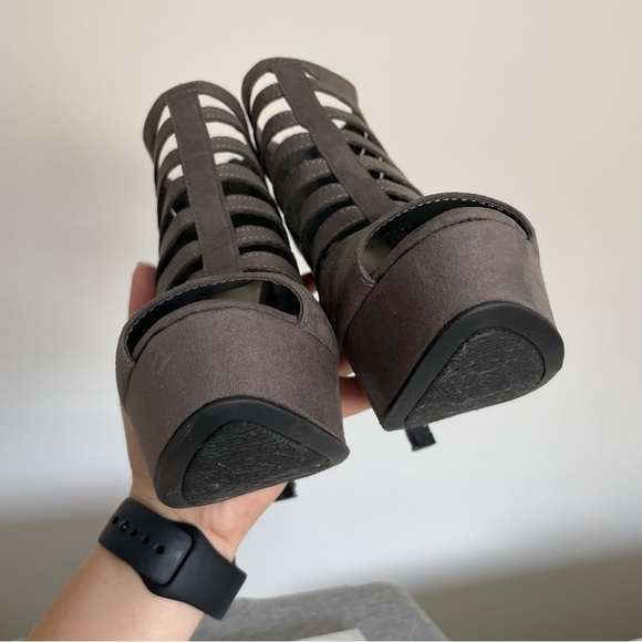 Like New Guess Heels “Cerys” - Picture 5 of 7